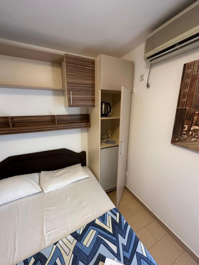 Azzuro Appartement *
